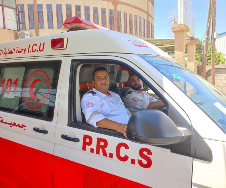 Ambulance Crew Faced with Rare Baby Birth